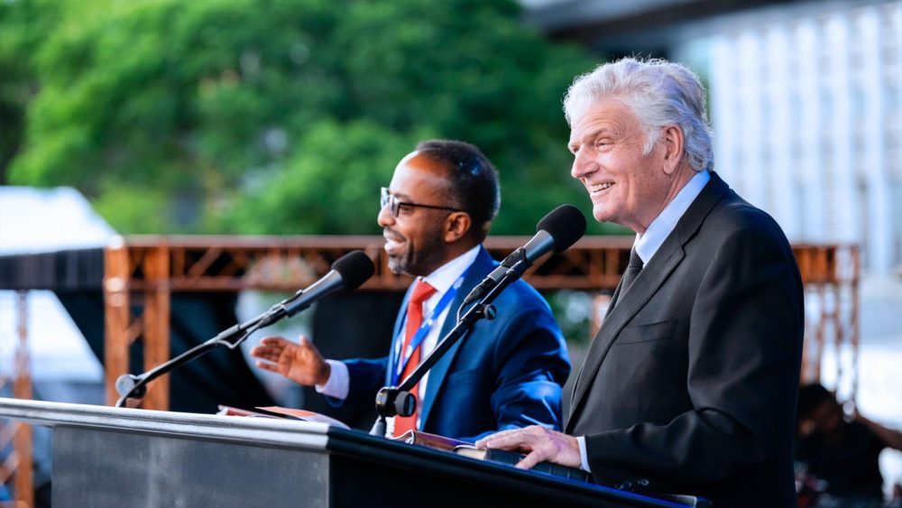 Franklin Graham reúne 400 mil pessoas em evangelismo na Etiópia