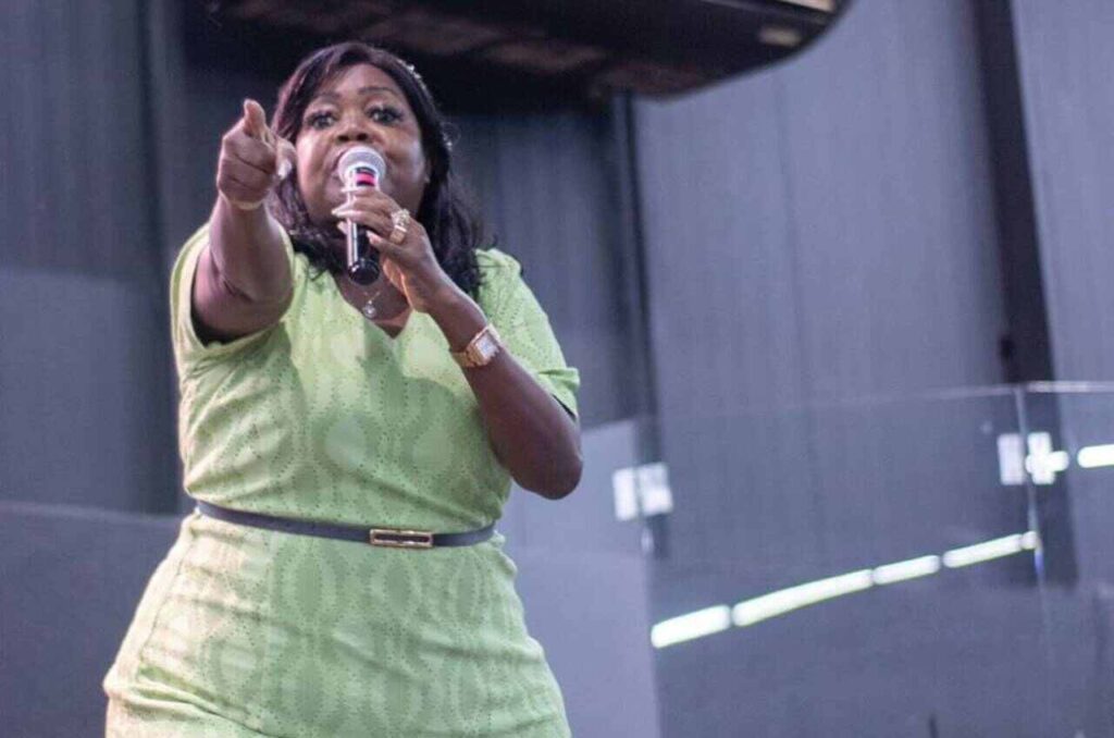 Há 27 anos sem sexo, pastora desabafa: “Não aceito homem liso!”