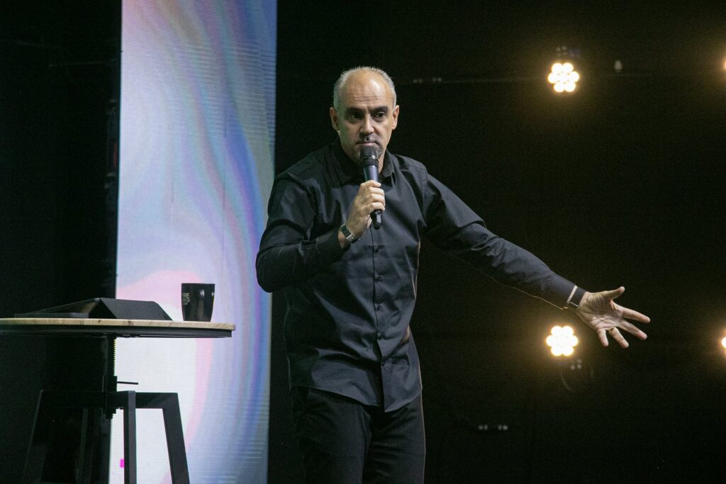 Pastor aponta 5 erros fatais cometidos por líderes: “Muitos são embriagados pelo orgulho”