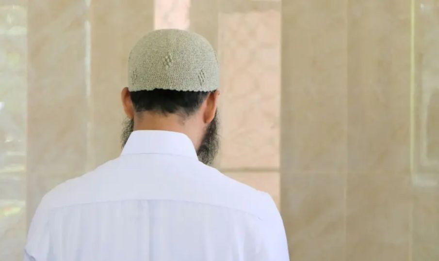 Ao ler folheto cristão, muçulmano se converte e hoje é evangelista