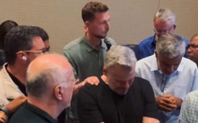 Igreja Quadrangular Internacional pede perdão aos pastores Rinaldi e Rocco Digilio