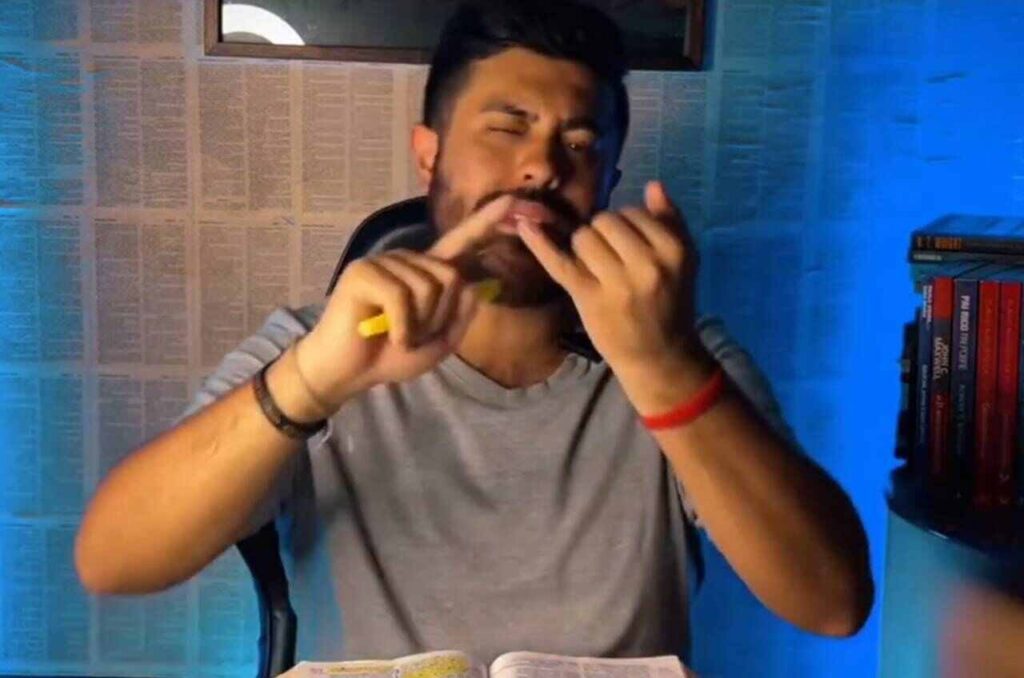 “Fumando? Então ceie!”, diz influenciador cristão ao confrontar igrejas