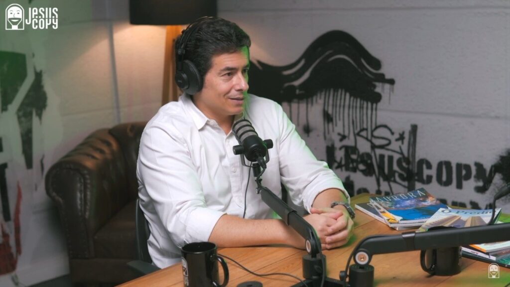 Ex-ator da Globo foi tocado por Deus durante ritual de Alquimia: “Procurei no lugar errado”