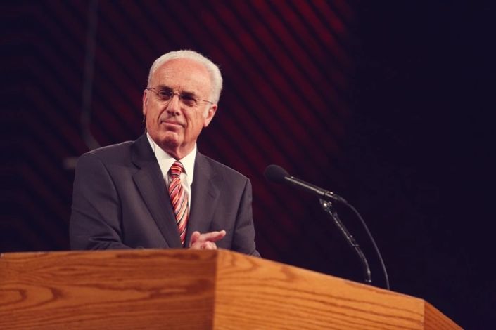 Pastor John MacArthur faleceu aos 86 anos