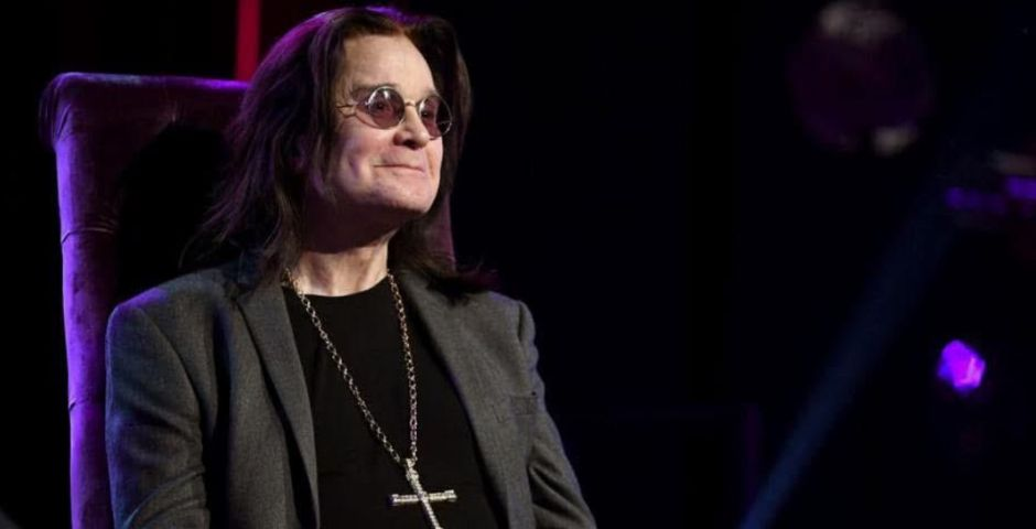 Ozzy Osbourne ganhou Bíblia de pastor e agradeceu por entender os Evangelhos