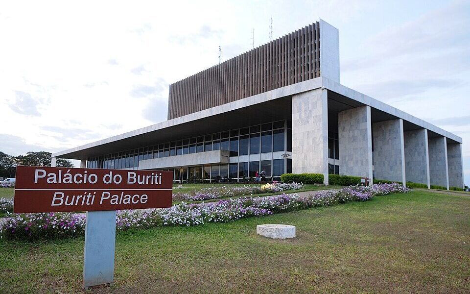 DF cria Medalha do Mérito Cristão; entrega será no Dia da Bíblia