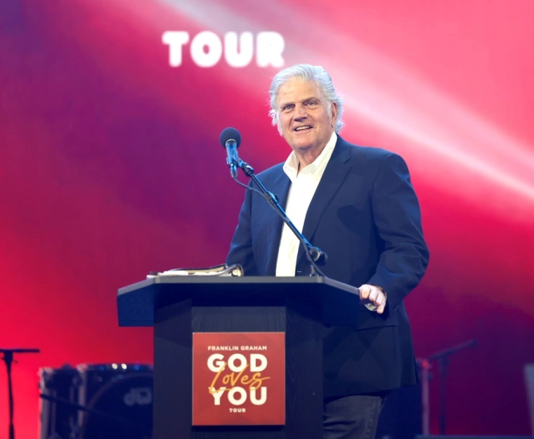 Franklin Graham cria fundo para defender cristãos perseguidos na Europa