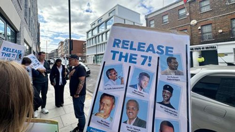 Cristãos protestam na embaixada da Eritreia em Londres pela liberdade de religiosos perseguidos