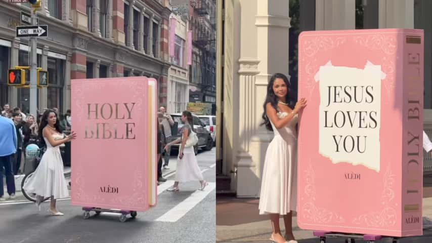 Estilista evangeliza com Bíblia gigante na Fashion Week em Nova York: “Jesus te ama”
