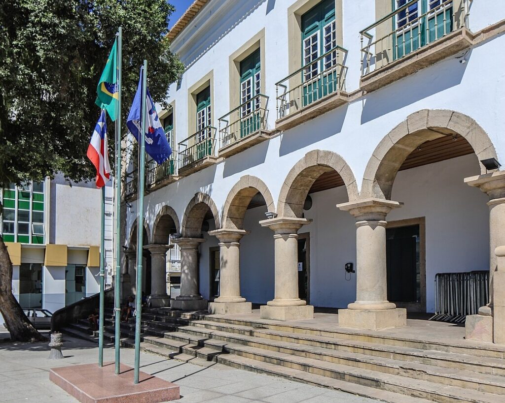 Câmara de Salvador aprova projeto contra “cristofobia”; texto vai a sanção