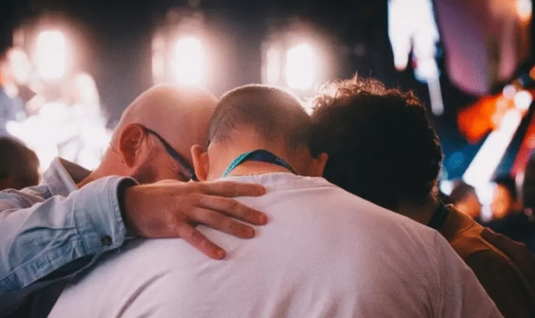 Maioria dos não cristãos dizem que estão abertos à fé, mas falta convite para ir à igreja