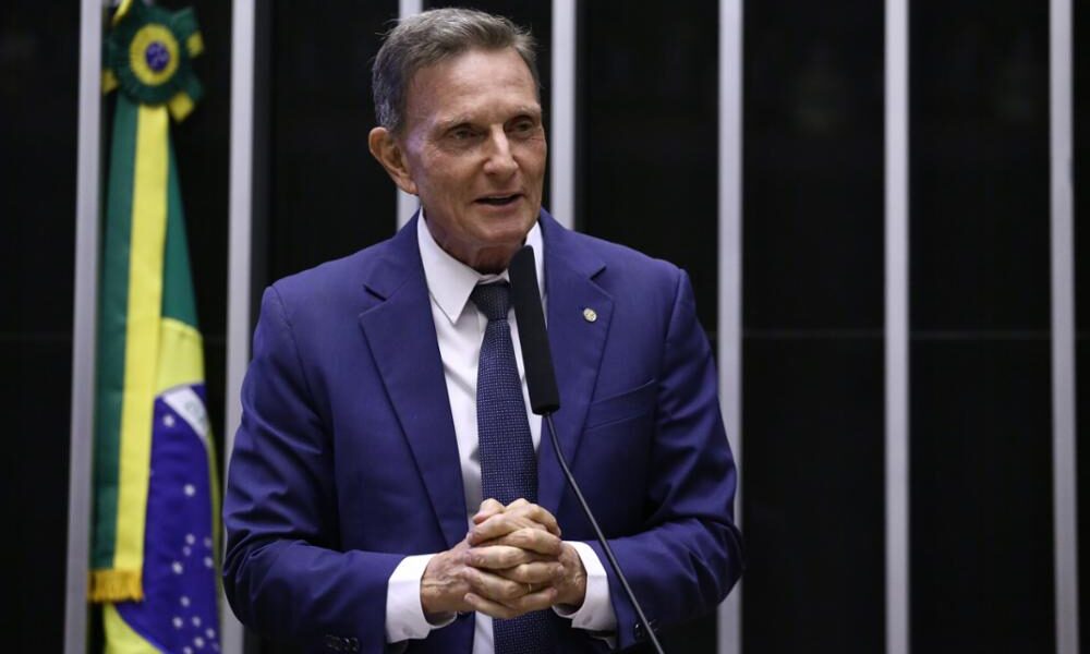 Crivella canta música gospel em defesa da anistia a golpistas no Congresso