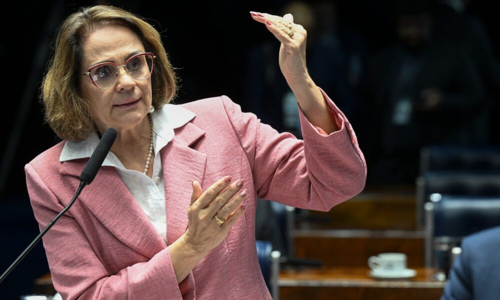 Damares pede ao Itamaraty ação por cristãos perseguidos na Nigéria