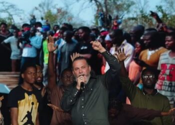 Pastores fazem declarações proféticas sobre a Nigéria e vídeo viraliza