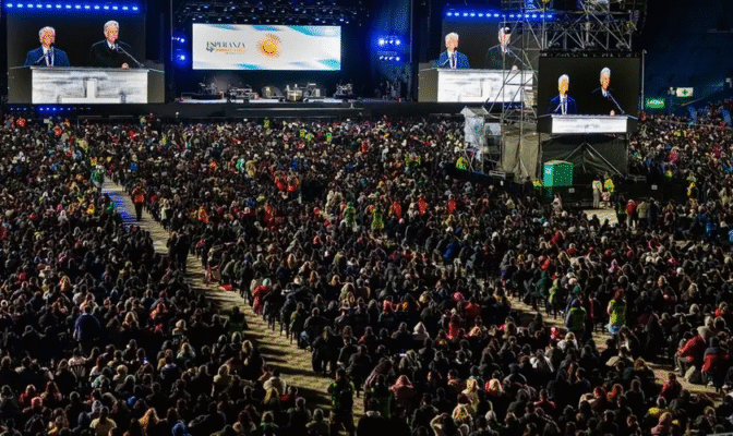 Mais de 8.000 pessoas aceitam Jesus em evento com Franklin Graham na Argentina