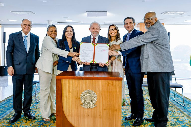 Lula e Margareth Menezes reconhecem cultura gospel como manifestação nacional