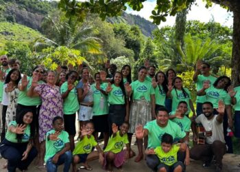 Jovens evangelizam nas férias e levam 200 pessoas ao batismo em Minas Gerais