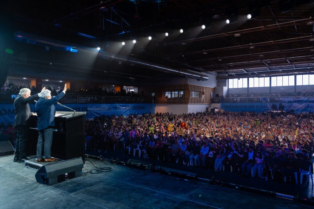 Evento com Franklin Graham tem centenas de decisões para Cristo na Argentina