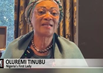 Primeira-dama da Nigéria nega genocídio cristão e cita terrorismo como causa da violência