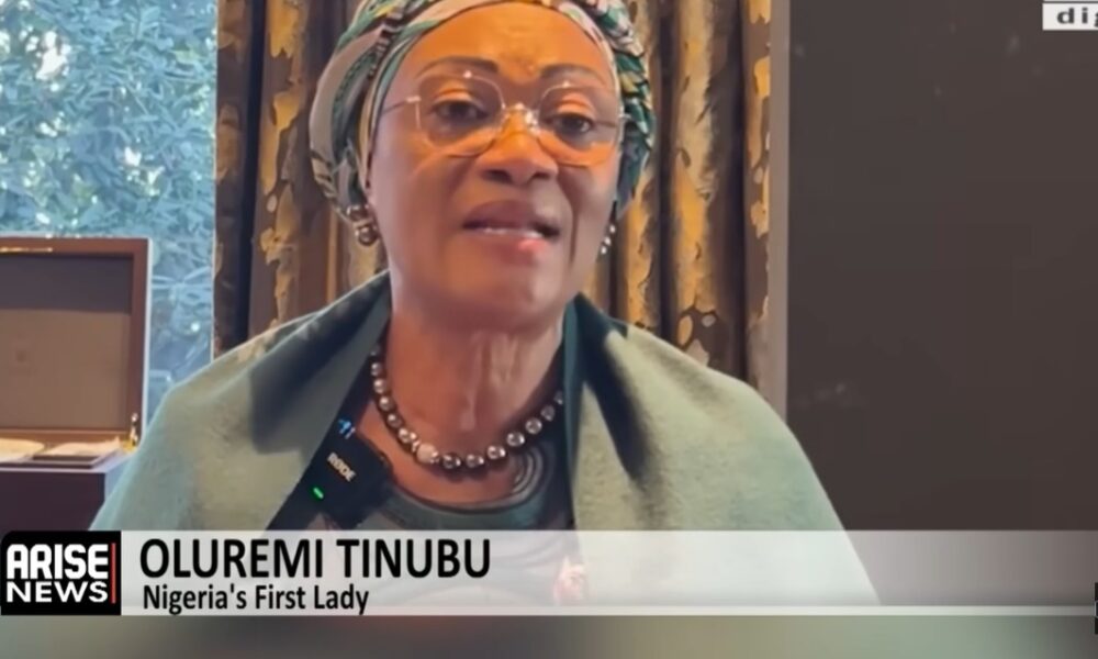 Primeira-dama da Nigéria nega genocídio cristão e cita terrorismo como causa da violência