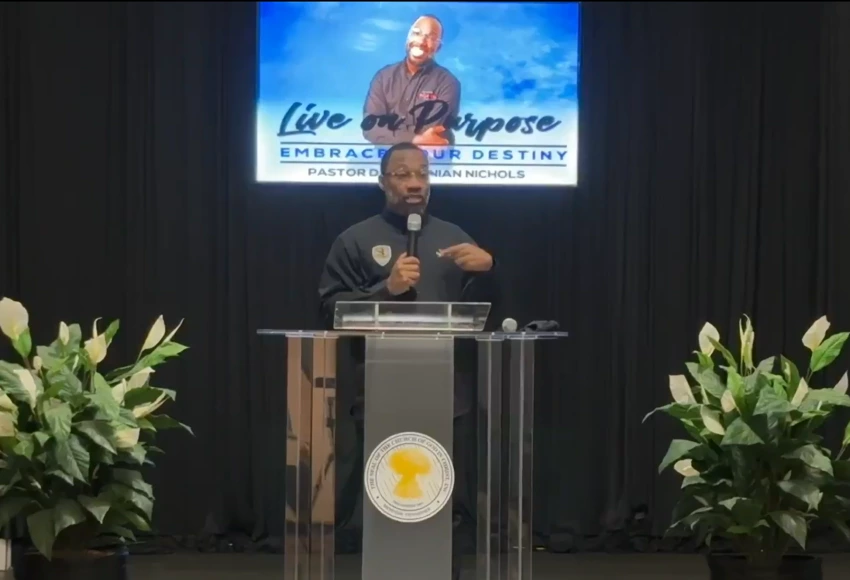 Dez pessoas se convertem após homem apontar arma para pastor durante funeral de adolescente