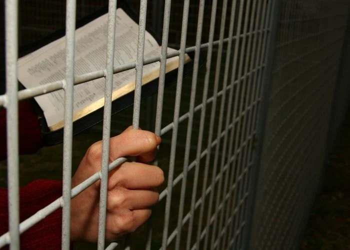 China permite Bíblias em prisões após batalha judicial de advogados cristãos