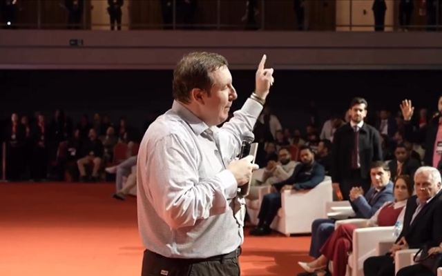 Evangelista Rubens Gabriel pede oração pelo segundo turno das eleições e faz alerta à igreja