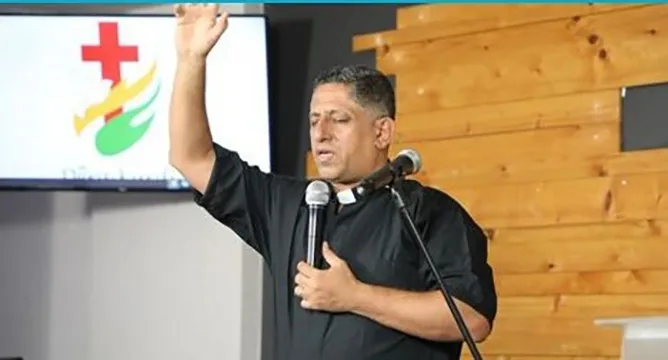 Pastor batista é libertado na Síria após duas semanas de prisão por publicações no Facebook