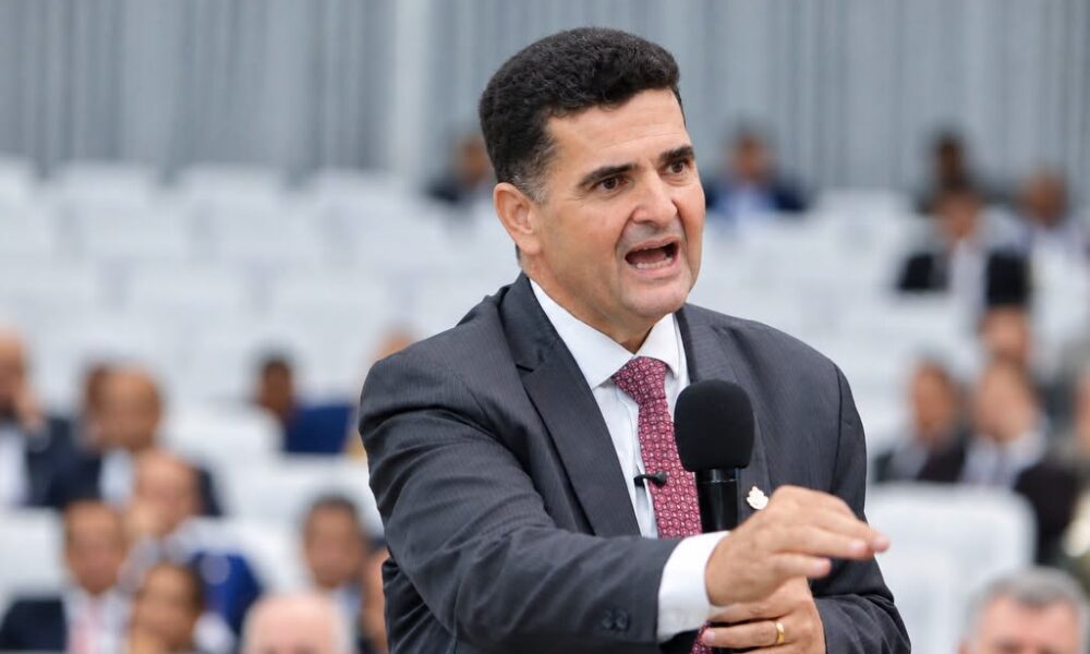 Pastor faz alerta sobre eleições: “O teu voto conduz até ao local do crime”
